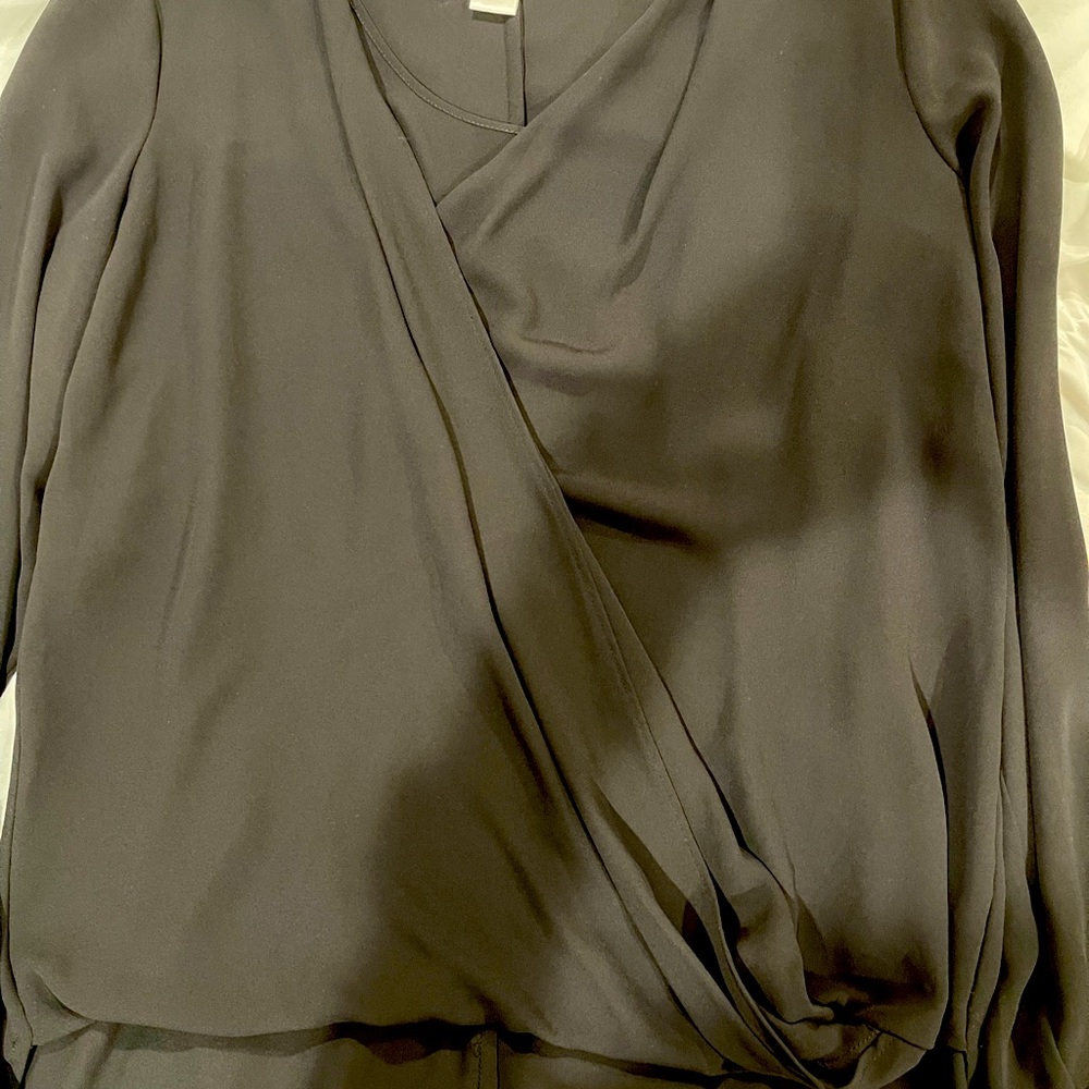Cache- black and gold wing fitted sleeves. S